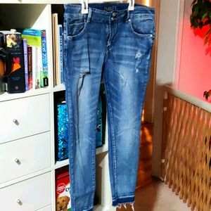 Rue 21 capri skinny leg